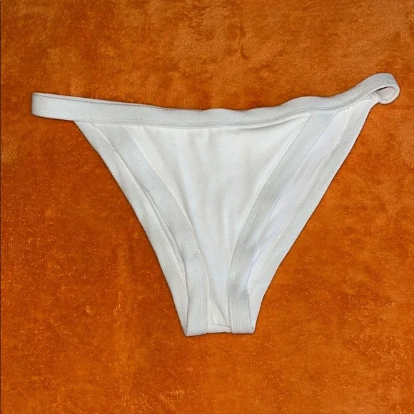 Gianni Bini Classic White Bikini Set - Picture 6 of 8